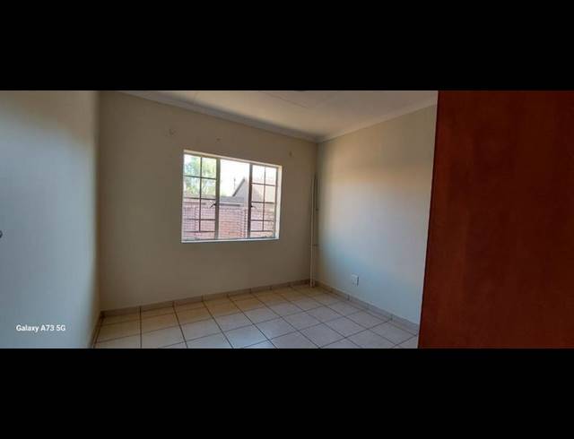 2 BEDROOM TOWNHOUSE FOR SALE IN THE ORCHARDS